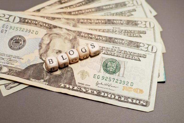 3 Side Hustles for Moms Looking for a Little Extra Income