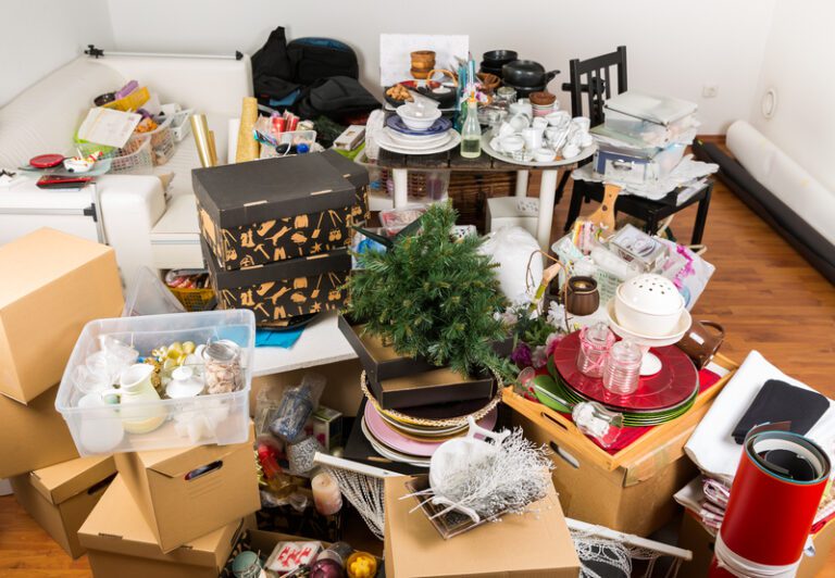 How to Remove Clutter From Your Living Space