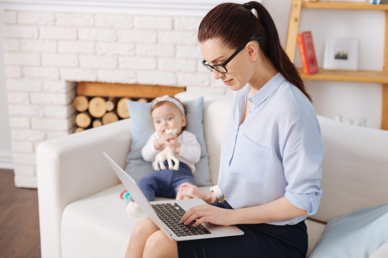 Financial Moves to Make When You’re a Newly Single Mom