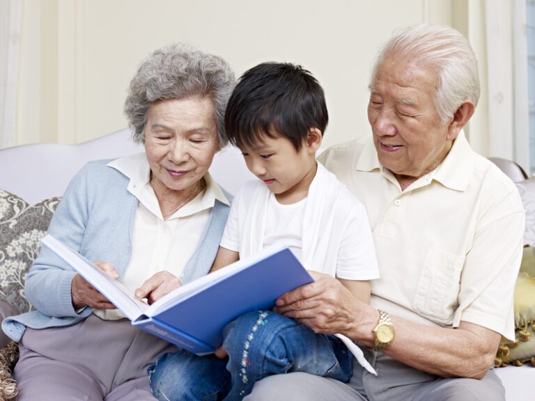 How to Make Sure Your Kids Get Enough Time With Their Grandparents